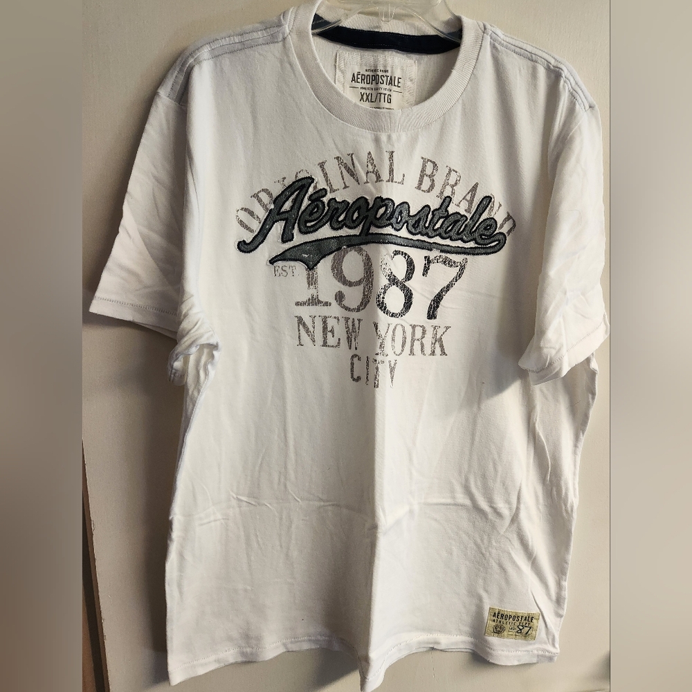 Aeropostale White Short Sleeve Graphic Tee